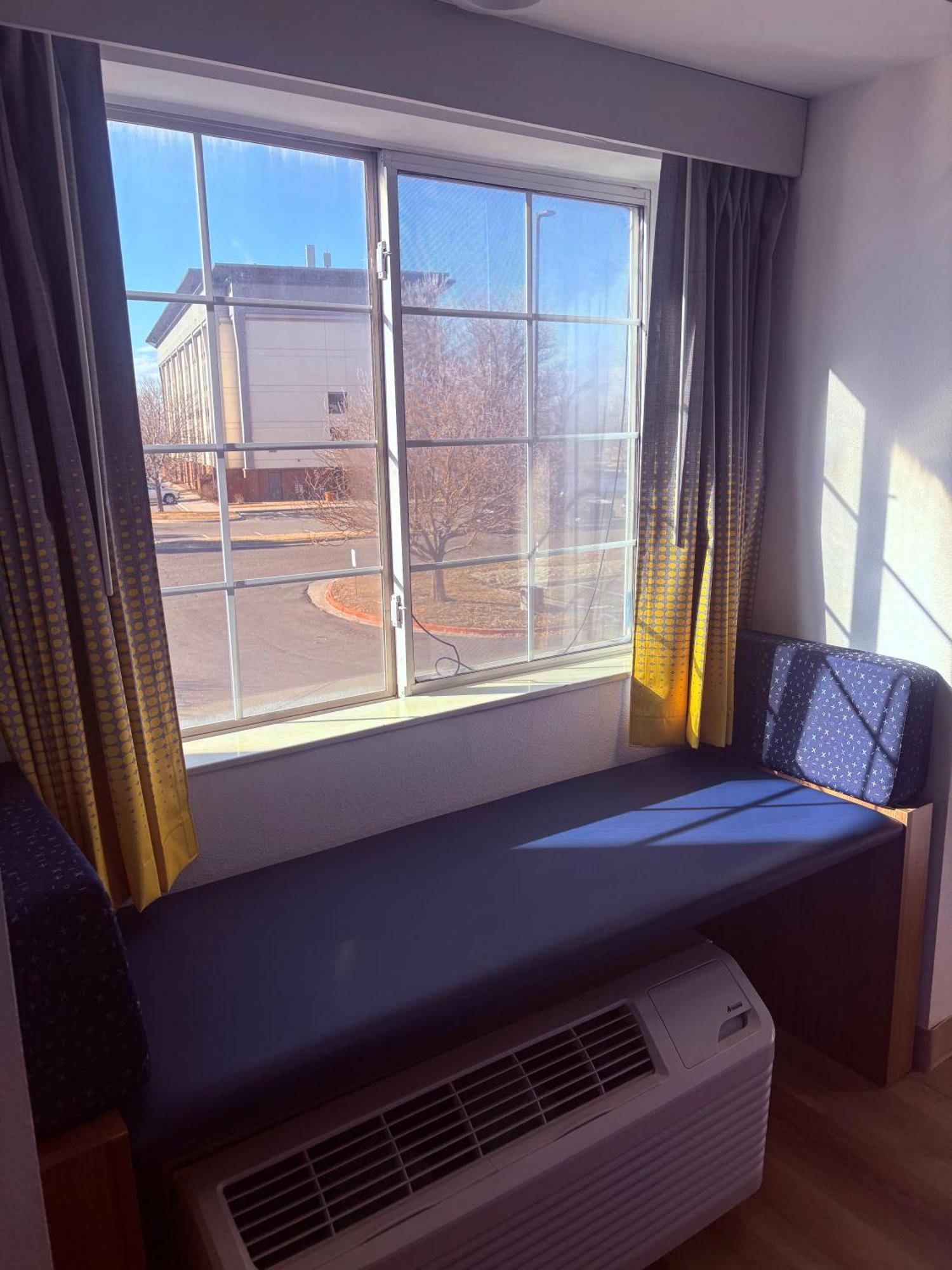 Microtel Inn & Suites By Wyndham Denver Airport Exterior foto